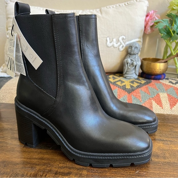 ZARA Black Leather AirFit Insoles Chelsea Pull On Boots EU 37 US 6.5 Women’s - Picture 1 of 15